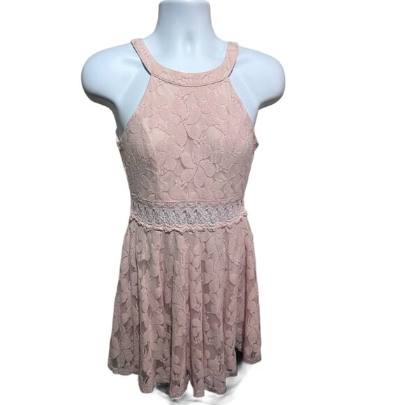 Floral Lace Lined Halter Neck Mini Pink Dress (Sized Medium) w/ bust padding - Picture 1 of 5